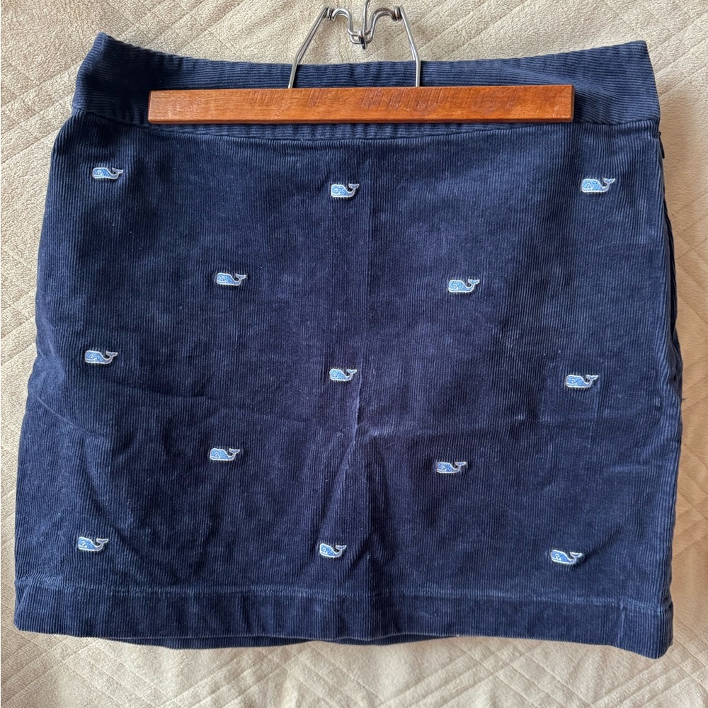 Vineyard Vines Women’s Corduroy Whale Embroidered Skirt
